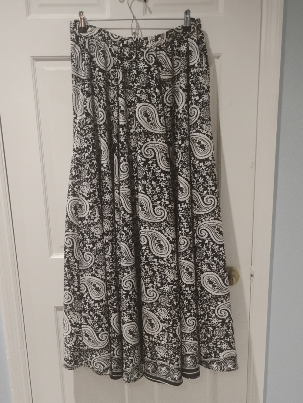 Black & White Paisley Maxi Skirt with Elastic Waistband